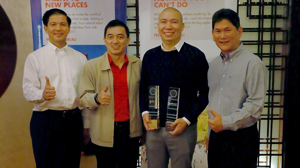 Erwin (2nd from right) is shown here together with Mr. Cesar Romero (left), Vice President for Global Retail Network and Country Chair of Shell Companies in the Philippines; Mr. Oying Yam, Vice President for Retail – Philippines; and Mr. Asada Harinsuit, (right), Vice President for Retail – East