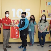 (From L to R: Jeff Labastida, Driver Experience Associate of Angkas; Jeanne Dela-Paz, Shell V-Power Brand Manager; Arvin Obmerga, Head of Mobility Marketing of Pilipinas Shell; Remmel Malit, DOE Science Research Specialist II; Armina David, DOE Science Research Specialist II; and Paulo Gavino, Advocacy Manager of Pilipinas Shell.) Shell branded Jackets, arm sleeves, and additional Shell goods being were given to the 20 Angkas riders in recognition and appreciation of their continued service.