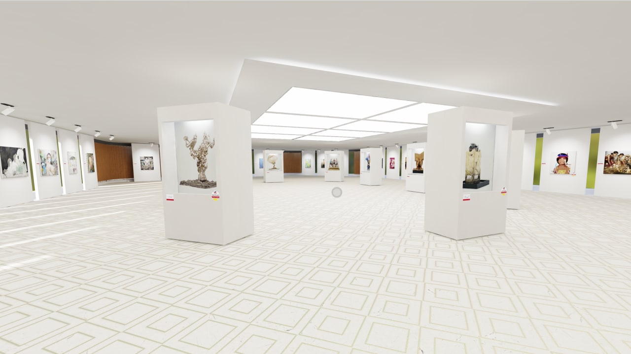 Sculpture art form present in art exhibition