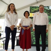 Shell recognizes Mazda Philippines for offsetting 11 tons of carbon through Shell’s Nature Based Carbon Offset service. Mazda Philippines President Steven Tan (second from right) receives the certificate of returned carbon credits. Also in the photo, from left to right: Pinar Mavituna, Shell General Manager for Mobility Products; Lorelie Quiambao-Osial, Pilipinas Shell President and CEO; Istvan Kapitany, Global EVP for Shell Mobility; Steven Tan; Berry Wong, Shell Fleet Solutions General Manager Asia