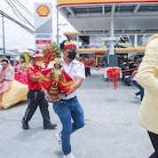 Shell Mobility staff celebrating Sinulog with the local community