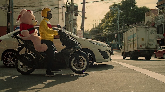 The Pasko on the Road: Rider video shines a light on the admirable essential workers such as delivery personnel, who cannot celebrate with their loved ones because they need to keep working during the holidays.