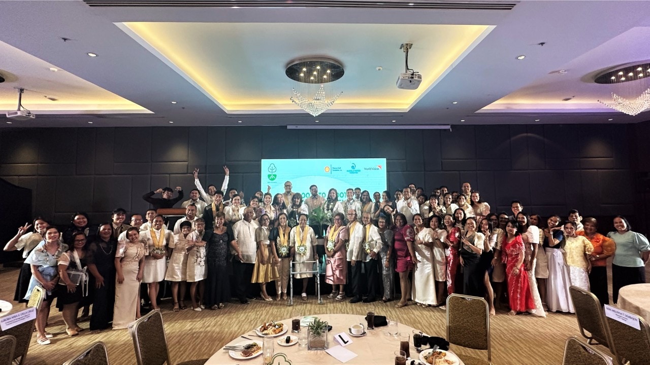 At the conclusion of Shell's highly successful pilot Roots to Shoots program held in Camarines Sur. Recipients of the plaque