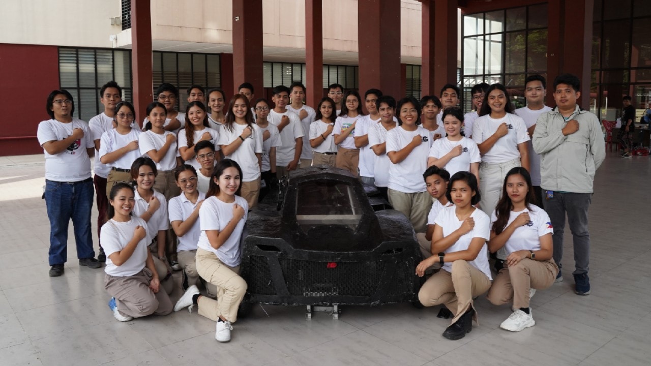 PUP’s Hygears with their vehicle, Luna IV.