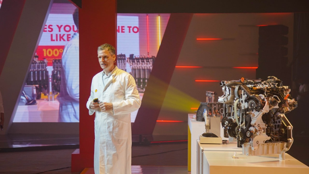 Shell Fuels Scientist for Asia Pacific Andreas Schaefer demonstrates how the new and improved Shell V-Power has been developed to work even more effectively even in challenging conditions.