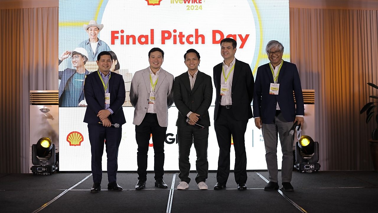 Leaders in Innovation and Sustainability: Joel Tarongoy, Head of Business Development and Supply at Shell Energy Philippines, Stanley Siahetiong, Energy Transition Manager at Shell Pilipinas Corporation, Carlo Chen-Delantar, Partner and Head of ESG and Circular Economy at Gobi Partners, Paulo Campos, Founding Managing General Partner at Kaya Founders, and Sebastian C. Quinones, Jr., Executive Director of Pilipinas Shell Foundation Inc., come together to support Filipino startups at Shell LiveWIRE 2024, promoting innovation, sustainability, and entrepreneurship.