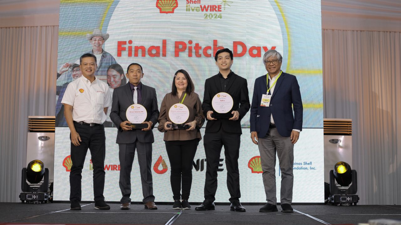 Celebrating Innovation and Sustainable Solutions: Serge Bernal, VP Corporate Relations at Shell Pilipinas Corporation, with Engr. Ian Fred Solas of Green Solution PH, Eva Lisa Adoremos of GAIA Builders and Trading Corporation, Patrick Roland De Guzman of SALTRIC, and Sebastian Quinones, Jr., Executive Director of Pilipinas Shell Foundation Inc., at the Shell LiveWIRE 2024