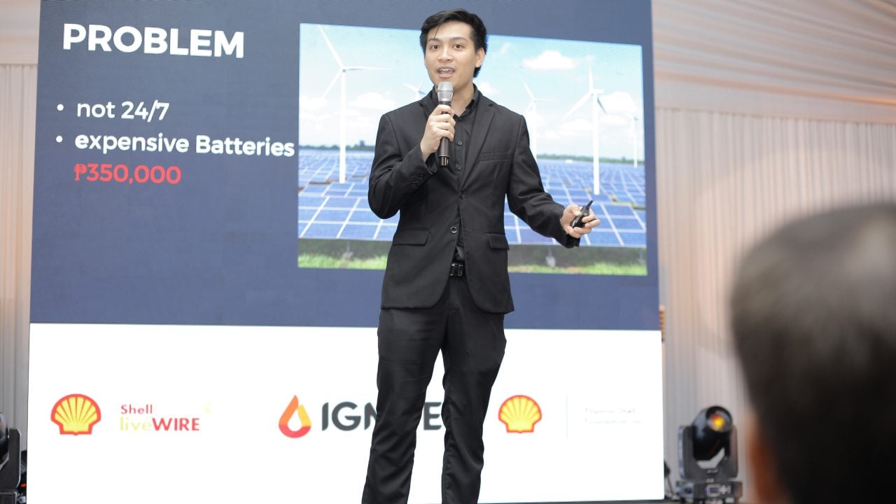 Showcasing Renewable Energy Innovation: Mr. Patrick Roland De Guzman of SALTRIC presents his groundbreaking hydroelectric turbine technology at Shell LiveWIRE 2024, aimed at harnessing energy from ocean tides and river streams to contribute to the country’s clean energy transition.