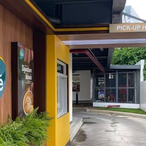 With 14 branches nationwide, Shell Cafè stations offer dine-in options with some offering drive-thru alternative for on-the-go travelers and passengers.