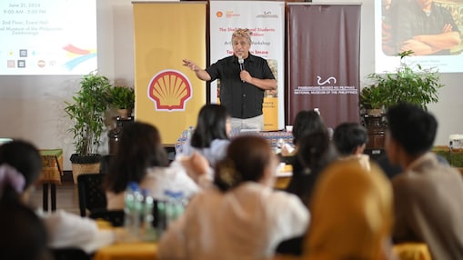 Shell NSAC Art Interact event made its way to Zamboanga and participants gathered at the National Museum - Zamboanga for a workshop led by renowned artist Toym Leon Imao.