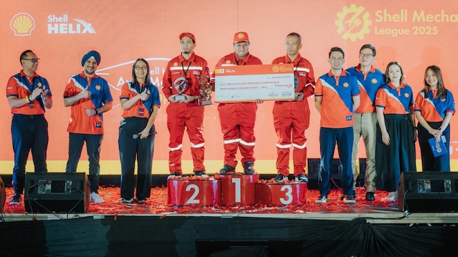 Mark Anthony Calimag takes the top spot as the 2025 National Champion of the Shell Helix Auto Mekaniko Champions, joined on the podium by 2nd Place winner R-Jay Alvarez and 3rd Place winner Manny Basong.