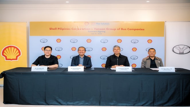 From left to right: Christopher Alli and Michael Ramolete of Shell Pilipinas Corporation, and Dr. Hernan B. Omecillo and Edgar Alteros, CPA of the Yanson Group of Bus Companies, during the ceremonial signing of their fuel supply agreement