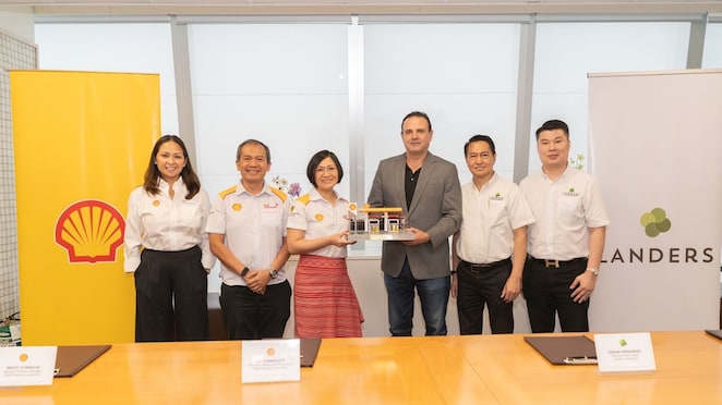 In the photo, from left: Maite Iturralde, Network Delivery Manager, Shell Pilipinas Corporation; Mike Ramolete, Vice President for Mobility and Convenience, Shell Pilipinas Corporation; Lorelie Quiambao Osial, President and CEO, Shell Pilipinas Corporation; Bill Cummings, Deputy CEO, Landers; Edgar Fernandez, Buying Division Head, Landers; and Kenneth Ocampo, Vice President for Marketing and Membership, Landers, during the contract signing ceremony formalizing the partnership between Shell and Landers.