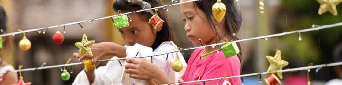 Kids setting up for their first-ever Christmas lighting in Sitio Binaluan