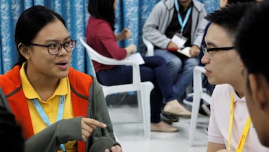 A Shell PhilDev scholar sharing her insights during the mentoring session