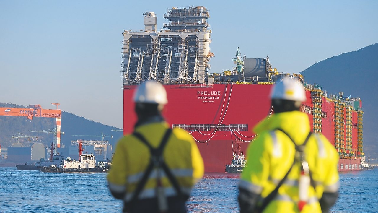 Prelude’s maiden voyage: the facility’s enormous hull takes to the water for the first time