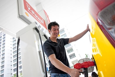 Male customer at a Shell Retail site
