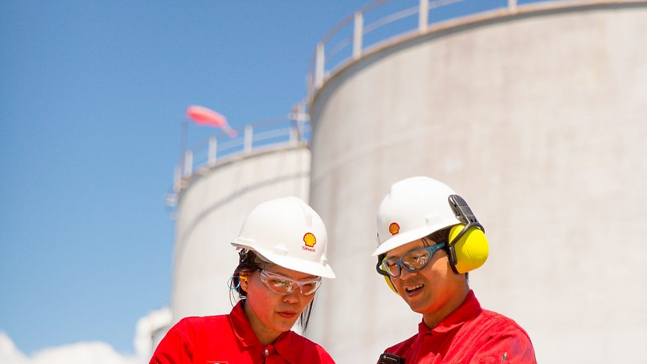 worker in hard hat on site
