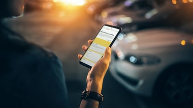 Man using the Shell Fleet app on his mobile phone