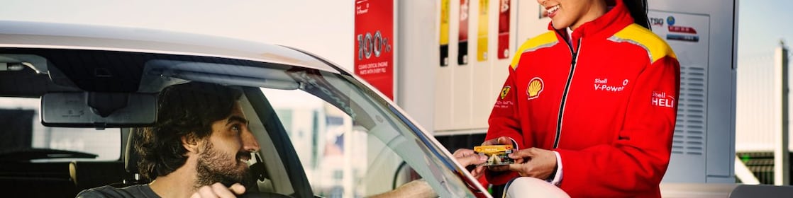Shell Employee Accepting Card