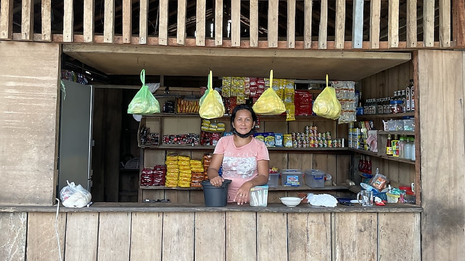 Elvira Leanda Academia, a farmer and a sari-sari store owner, used to pay for the diesel generator to power her house and her store. SINAG’s arrival increased her income, from power cost savings and a new refrigerator that helped her stock up on items she sold to customers.