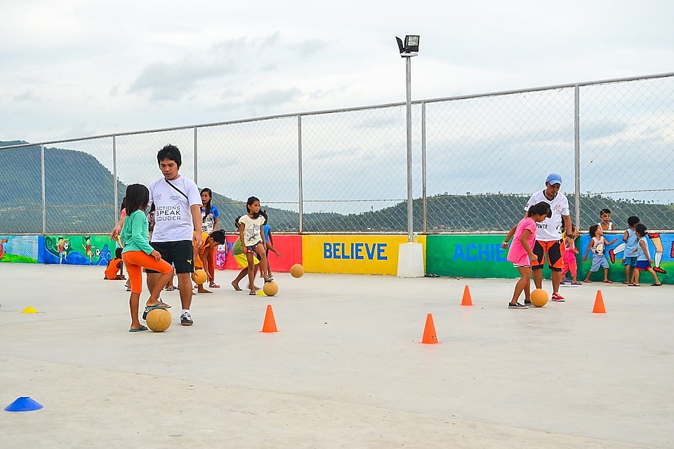 Tacloban kids during F4L session